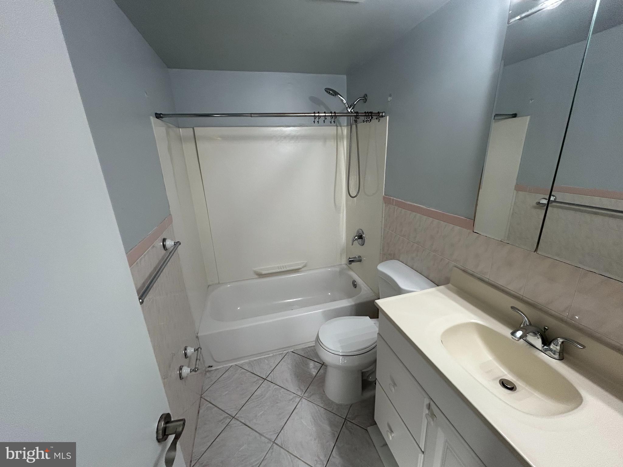 9 Radcliff Place Willingboro, NJ 08046 - Photo 10 of 13 a bathroom with a sink toilet and shower