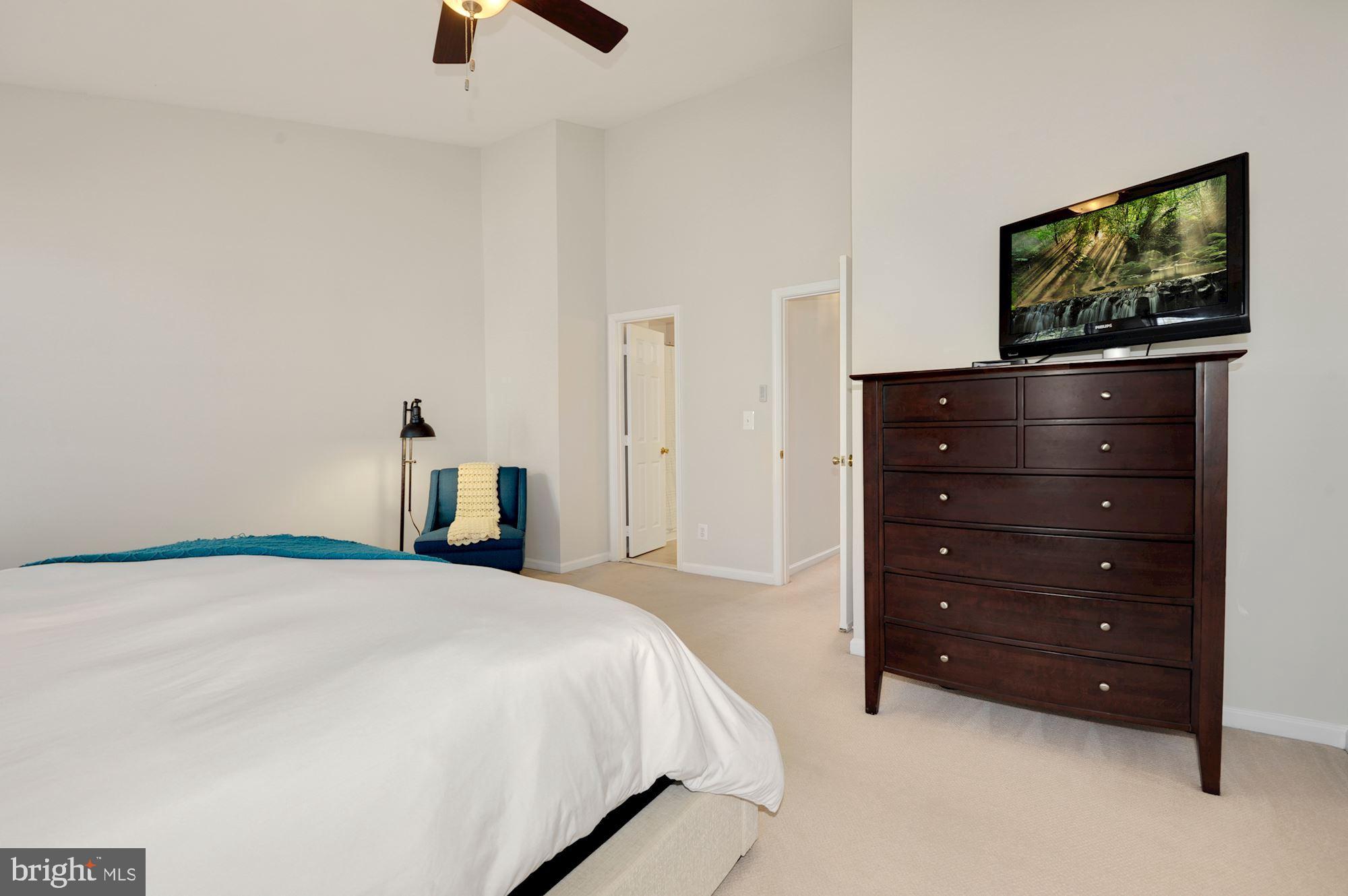 2526 James Monroe Circle Herndon, VA 20171 - Photo 17 of 33 Primary Bedroom