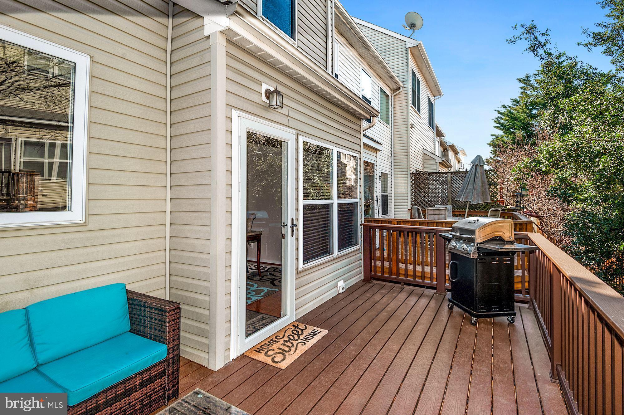 2526 James Monroe Circle Herndon, VA 20171 - Photo 28 of 33 Deck