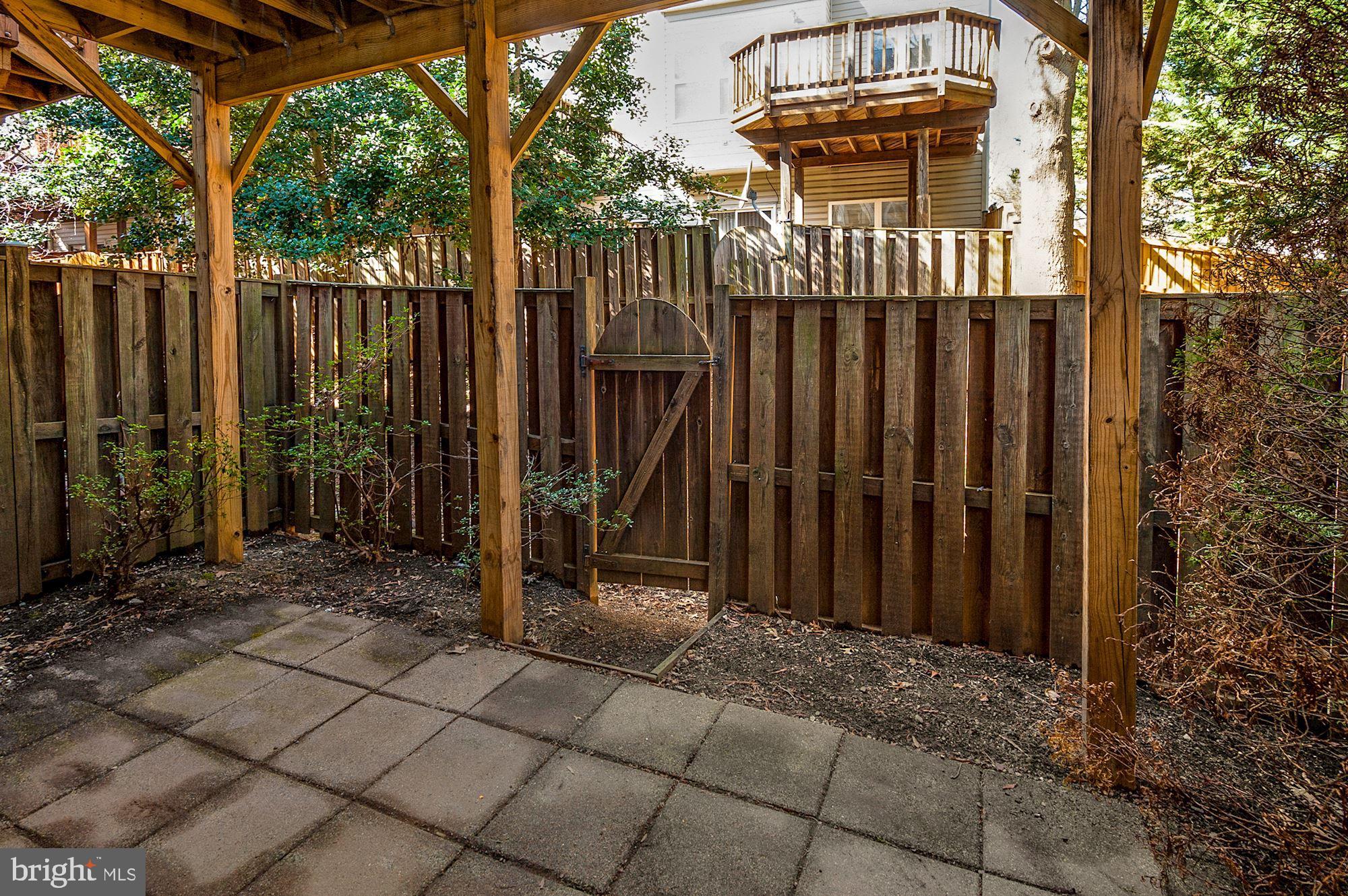 2526 James Monroe Circle Herndon, VA 20171 - Photo 29 of 33 Patio