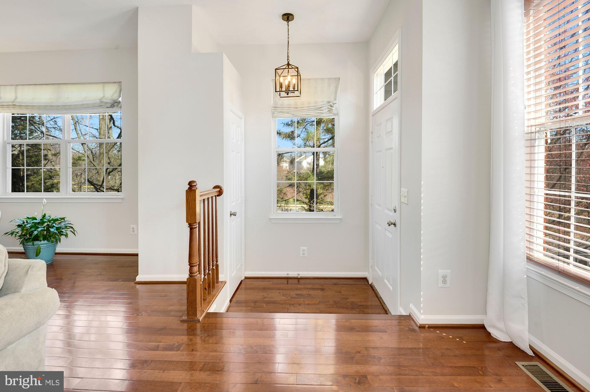 2526 James Monroe Circle Herndon, VA 20171 - Photo 3 of 33 Welcoming Foyer