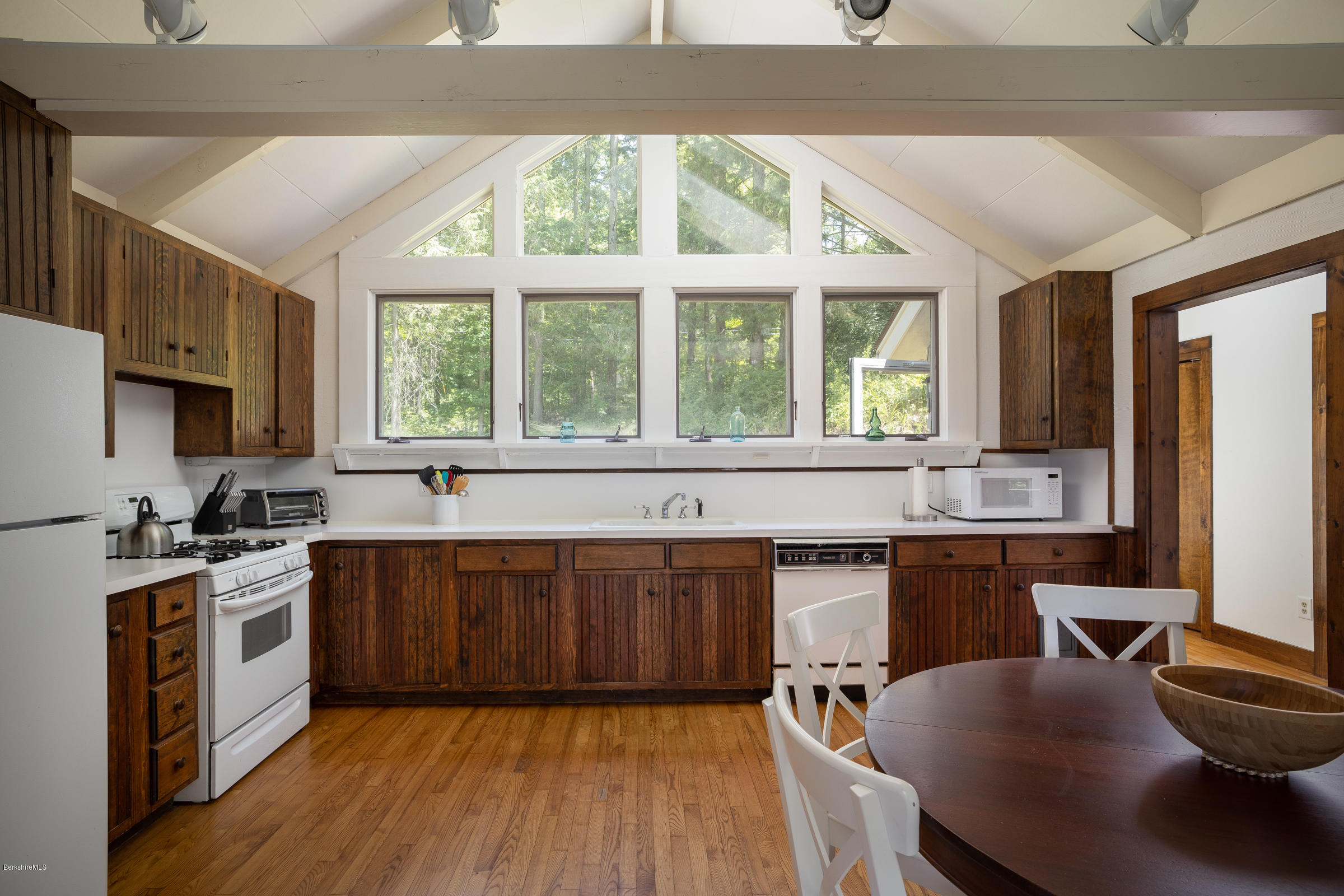 148 Main Road Monterey, MA 01230 - Photo 8 of 23 EAT-IN KITCHEN