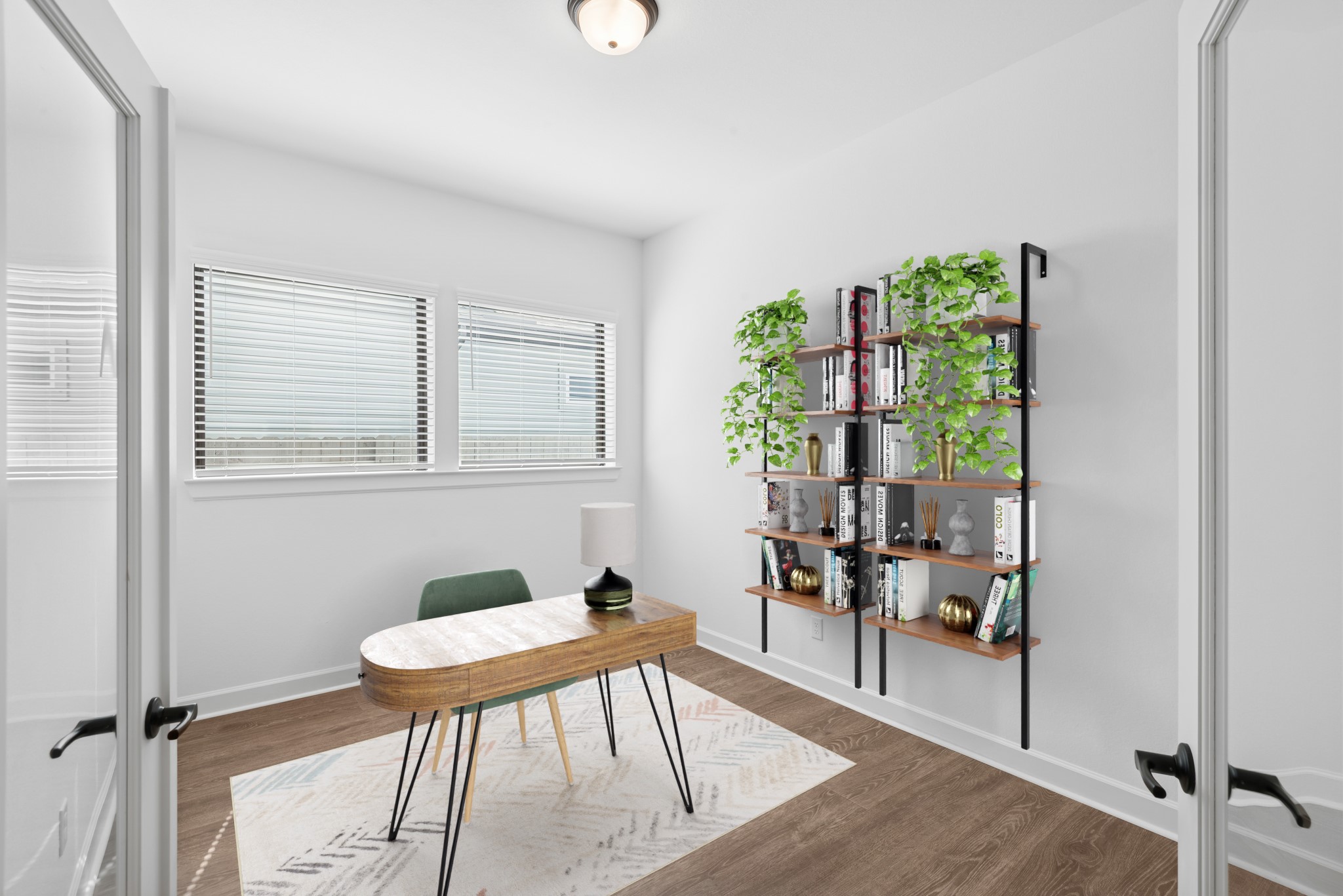 5510 Orangery Lane Manvel, TX 77578 - Photo 4 of 48 a room with furniture and a window