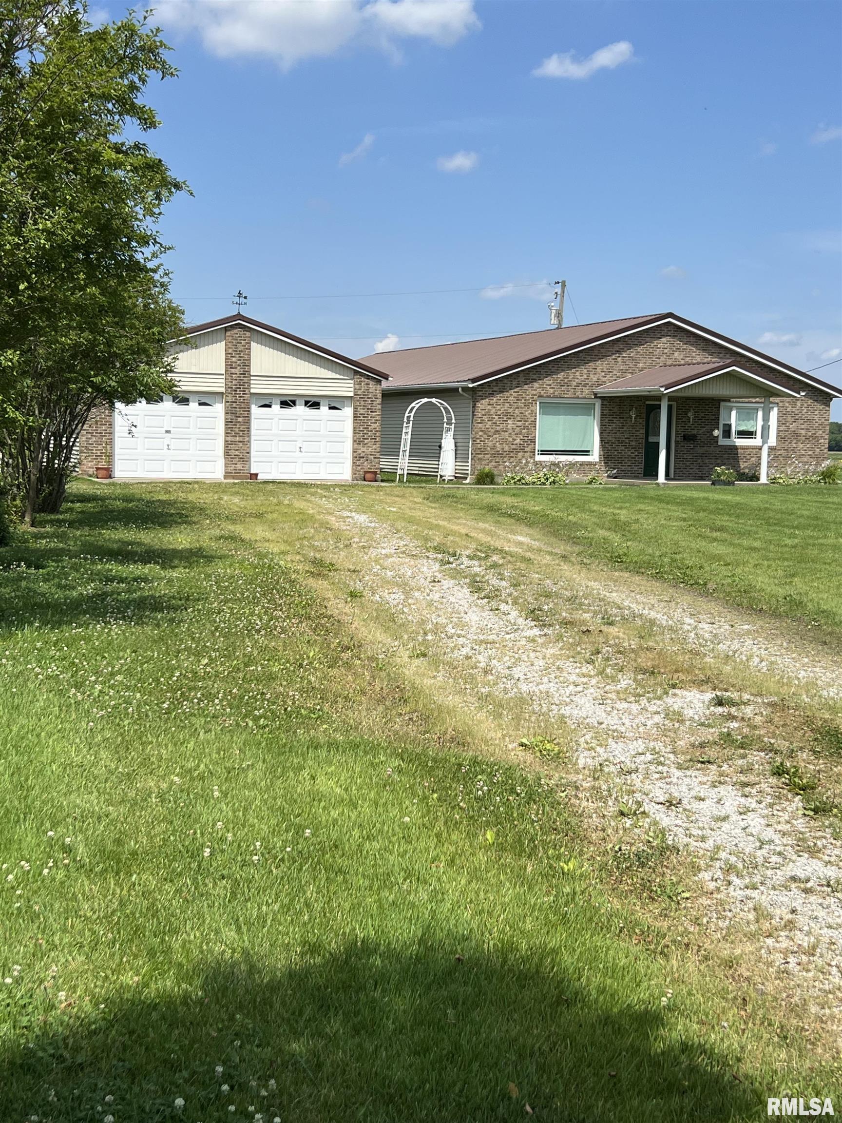 1251 Highway 37 Kell, IL 62853 - Photo 3 of 24