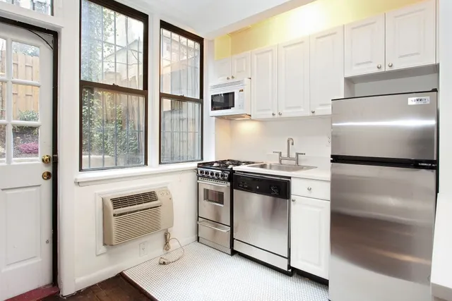 $3,900 | 116 Thompson Street, Unit LB | SoHo