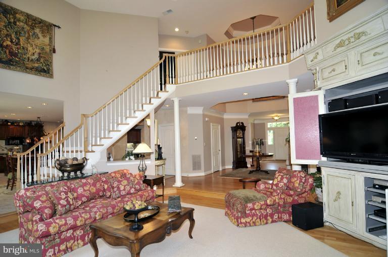 895 Chinquapin Road McLean, VA 22102 - Photo 13 of 28 Family Room