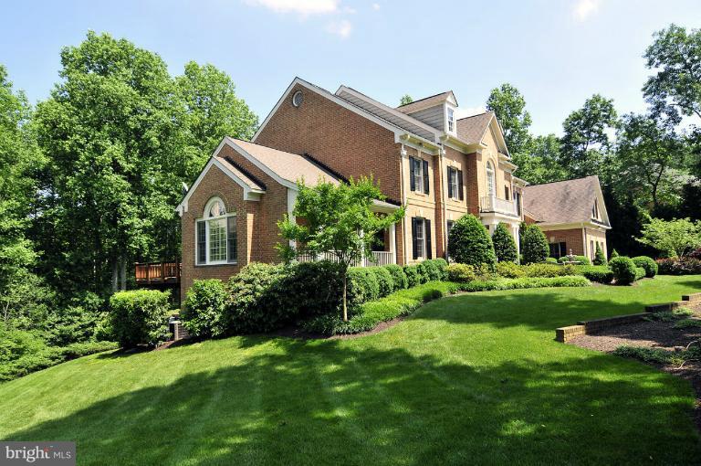 895 Chinquapin Road McLean, VA 22102 - Photo 15 of 28 Exterior (General)