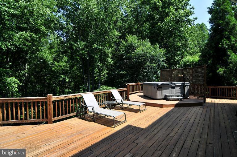895 Chinquapin Road McLean, VA 22102 - Photo 23 of 28 Exterior (Rear)
