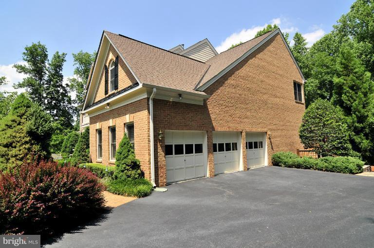 895 Chinquapin Road McLean, VA 22102 - Photo 24 of 28 Exterior (General)