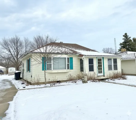 $45,000 | 322 1st Avenue Northwest, Hillsboro, ND 58045