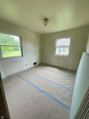 $45,000 | 322 1st Avenue Northwest, Hillsboro, ND 58045