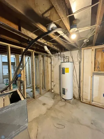 $45,000 | 322 1st Avenue Northwest, Hillsboro, ND 58045