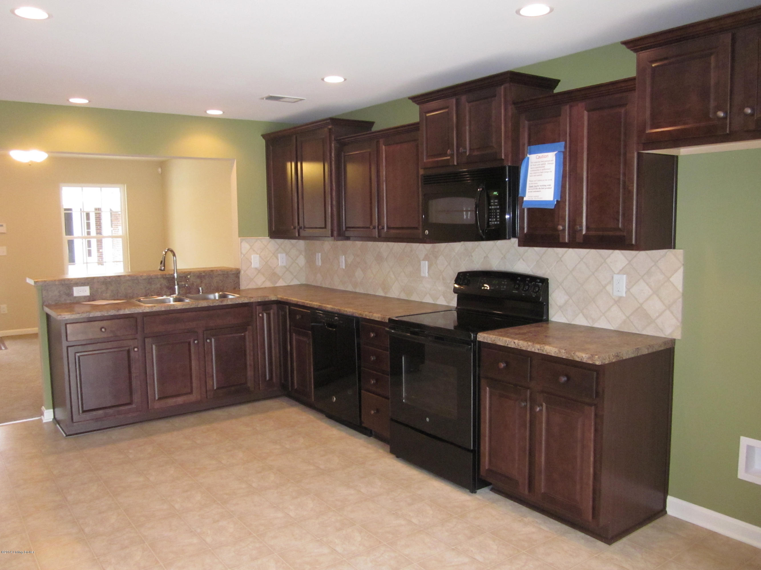 6450 Renate Road Louisville, KY 40291 - Photo 5 of 13 6450-6458 Renate Rd-3-1-14 060
