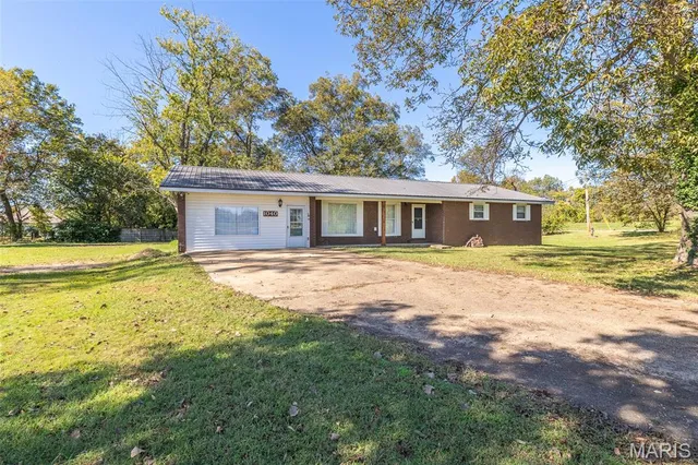 $139,900 | 1040 North Riverview Drive, Poplar Bluff, MO 63901