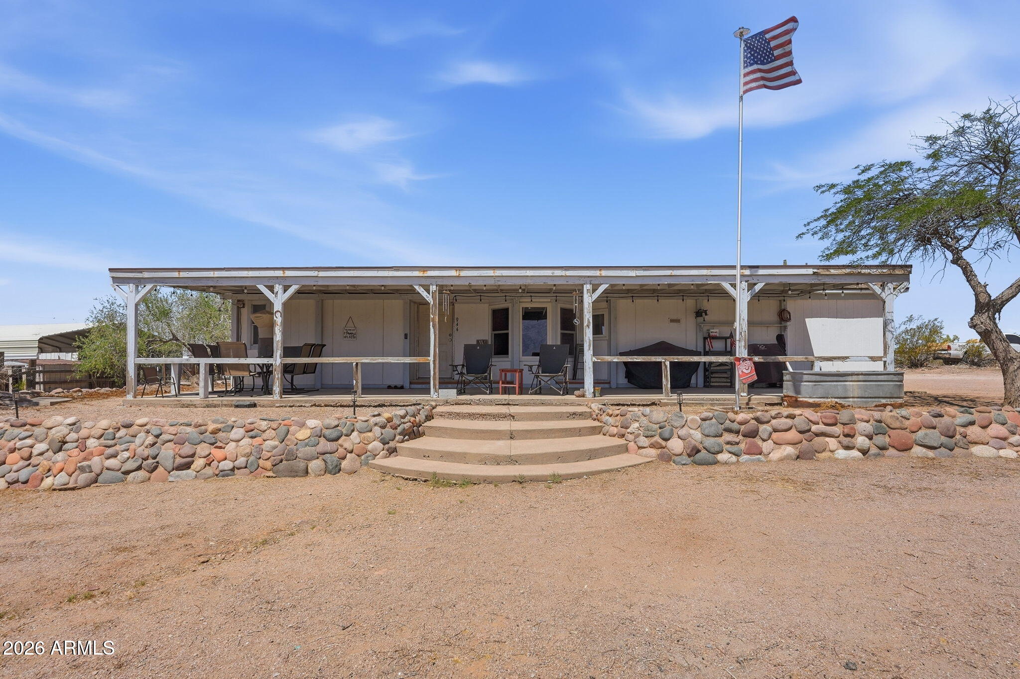 944 South Goldfield Road Apache Junction, AZ 85119 - Photo 4 of 51