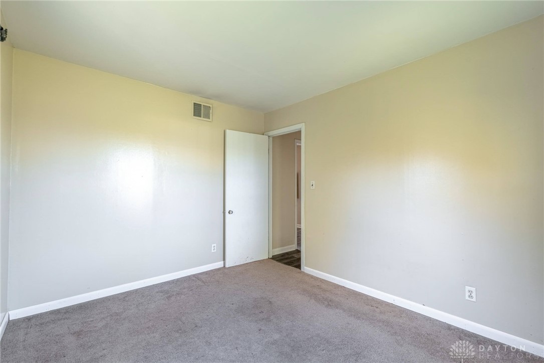 3934 Kemp Road Dayton, OH 45431 - Photo 15 of 33