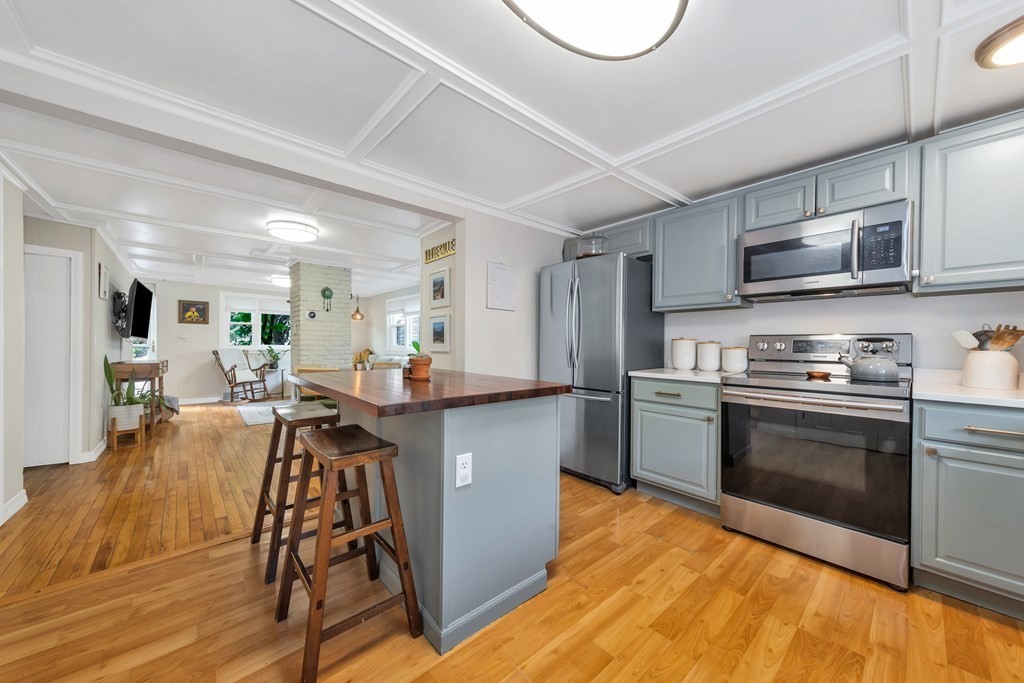 16 R Spring Street Gloucester, MA 01930 - Photo 19 of 42 Gallery Image 19