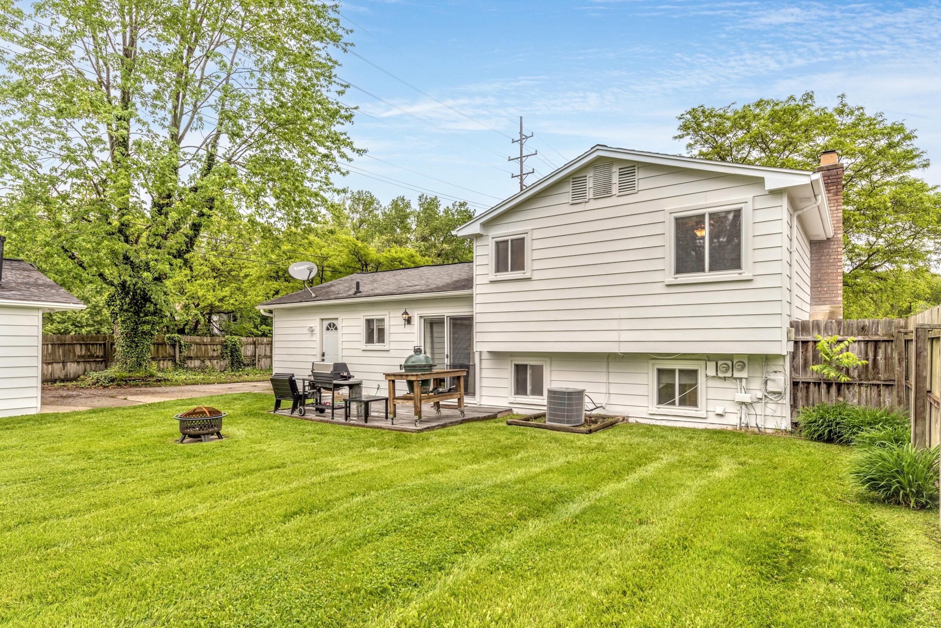 204 Meadowlake Road Canton, MI 48188 - Photo 23 of 44 MLS19