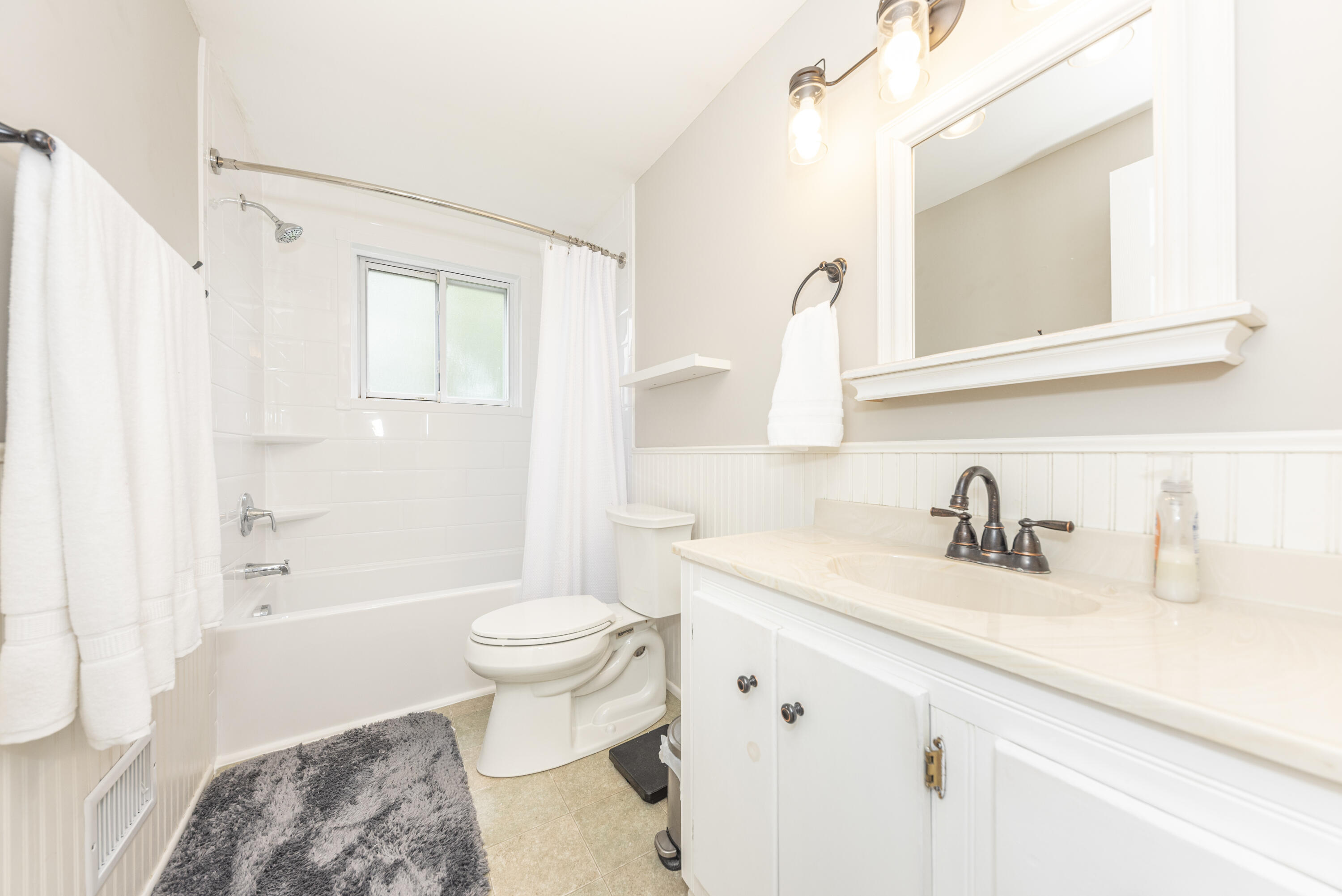 204 Meadowlake Road Canton, MI 48188 - Photo 27 of 44 MLS22a_Updated_FullBath