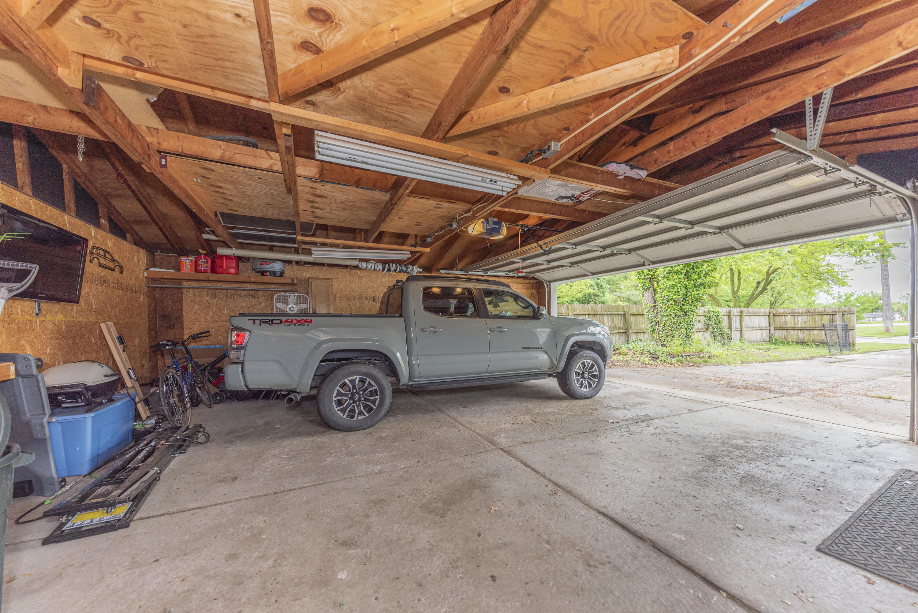 204 Meadowlake Road Canton, MI 48188 - Photo 39 of 44 MLS34