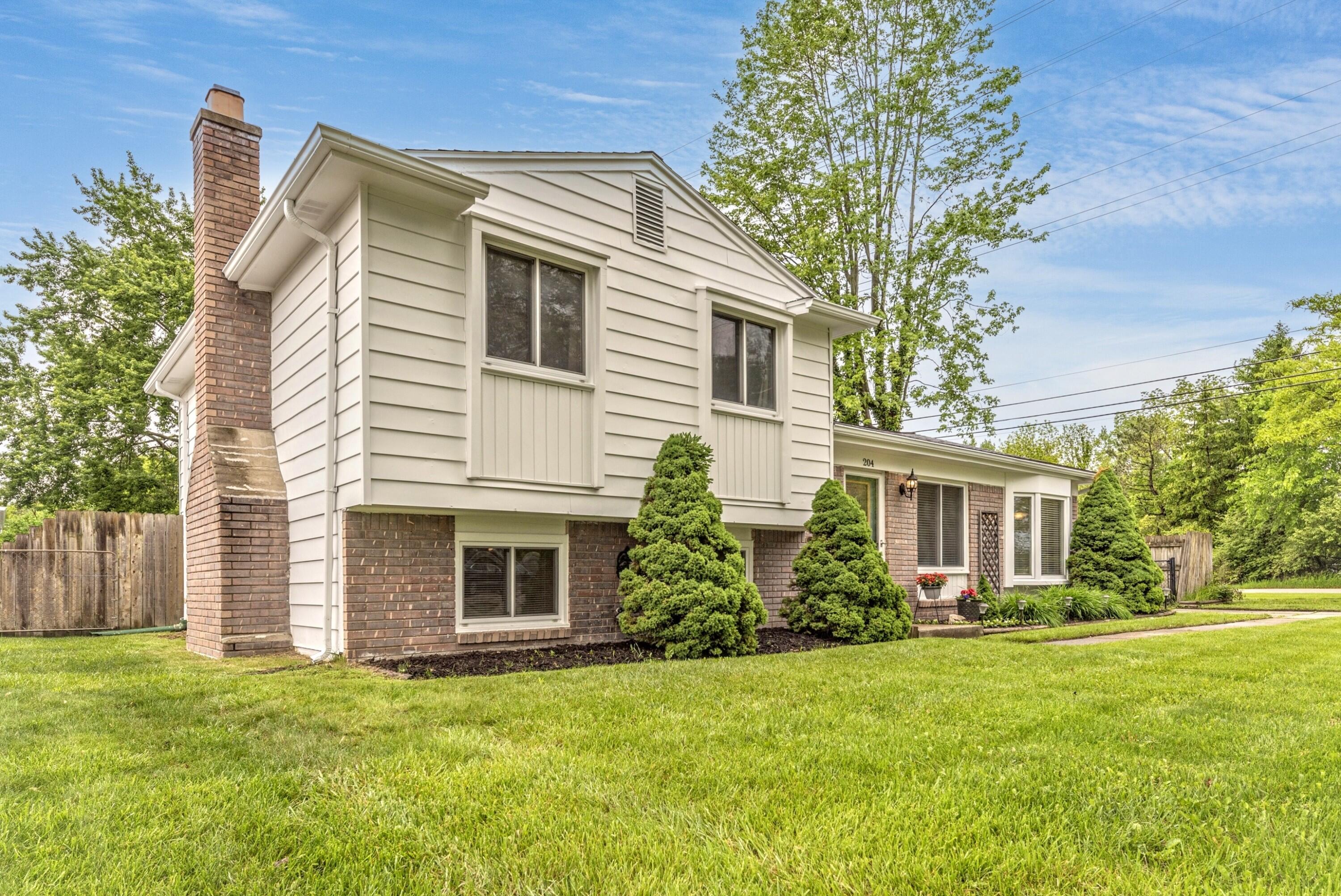 204 Meadowlake Road Canton, MI 48188 - Photo 4 of 44 MLS4