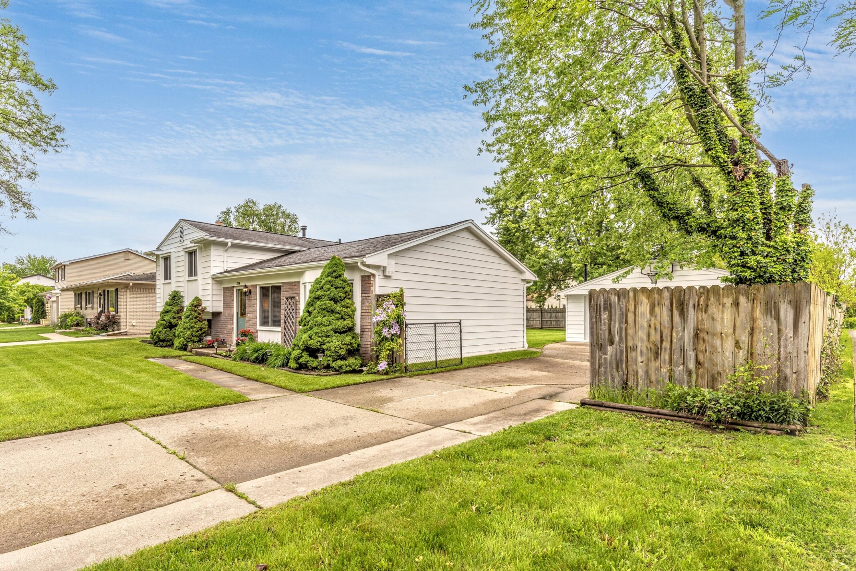 204 Meadowlake Road Canton, MI 48188 - Photo 44 of 44 MLS45
