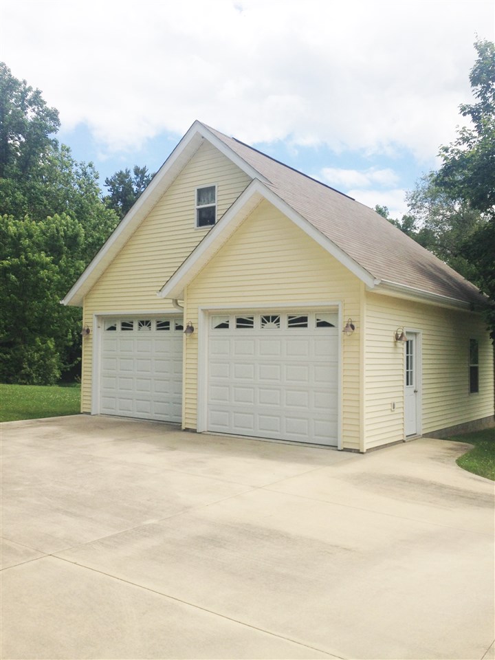 5236 East St Road Bloomfield, IN 47424 - Photo 2 of 10 Gallery Image 2
