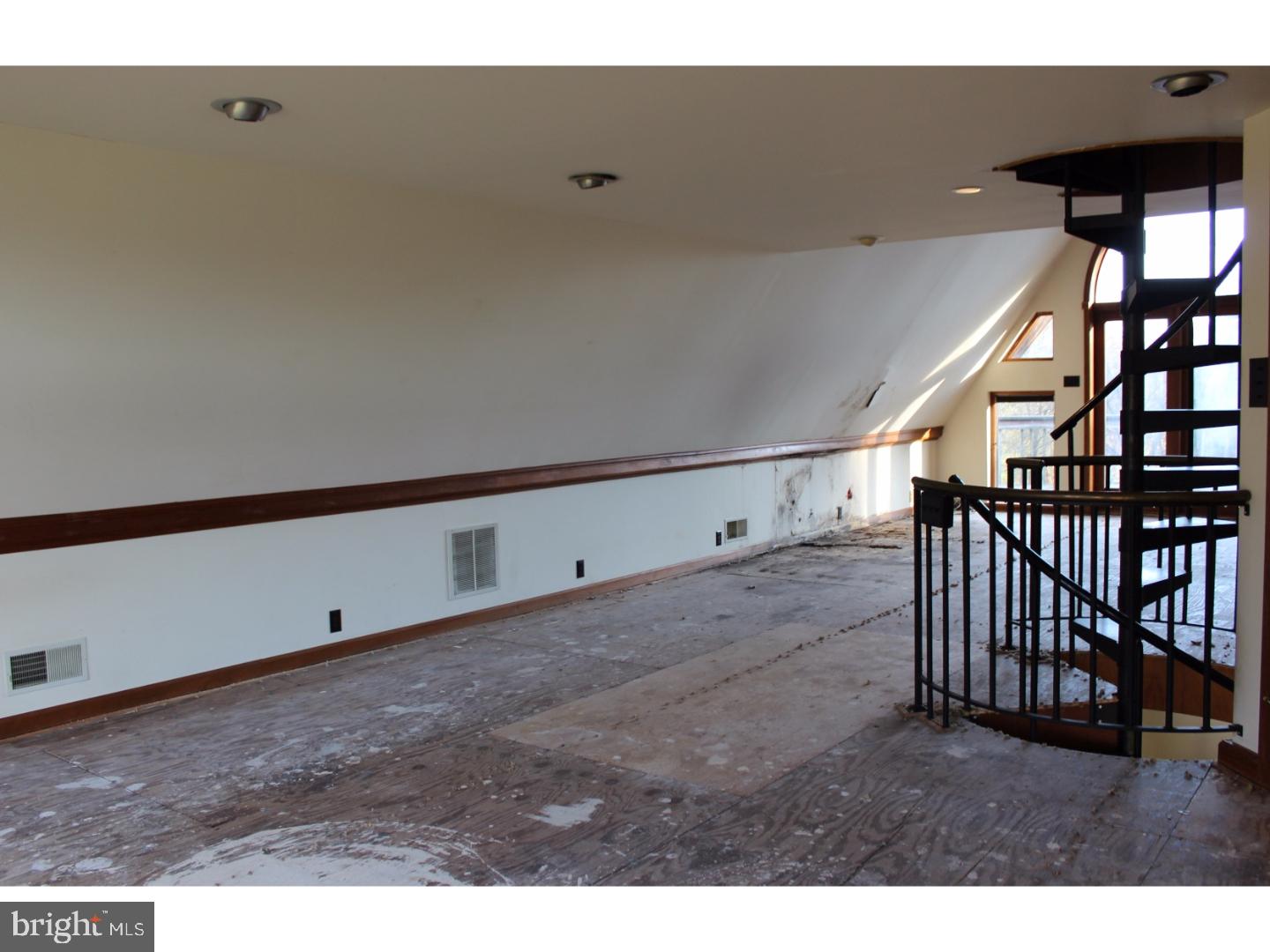 430 Store Road Harleysville, PA 19438 - Photo 13 of 22 Living Room