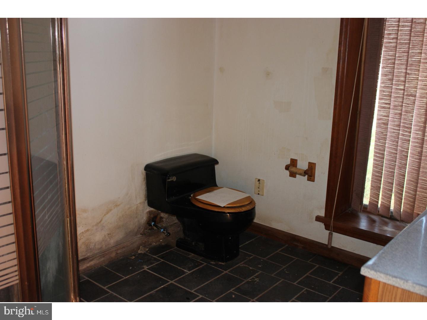 430 Store Road Harleysville, PA 19438 - Photo 19 of 22 Bathroom