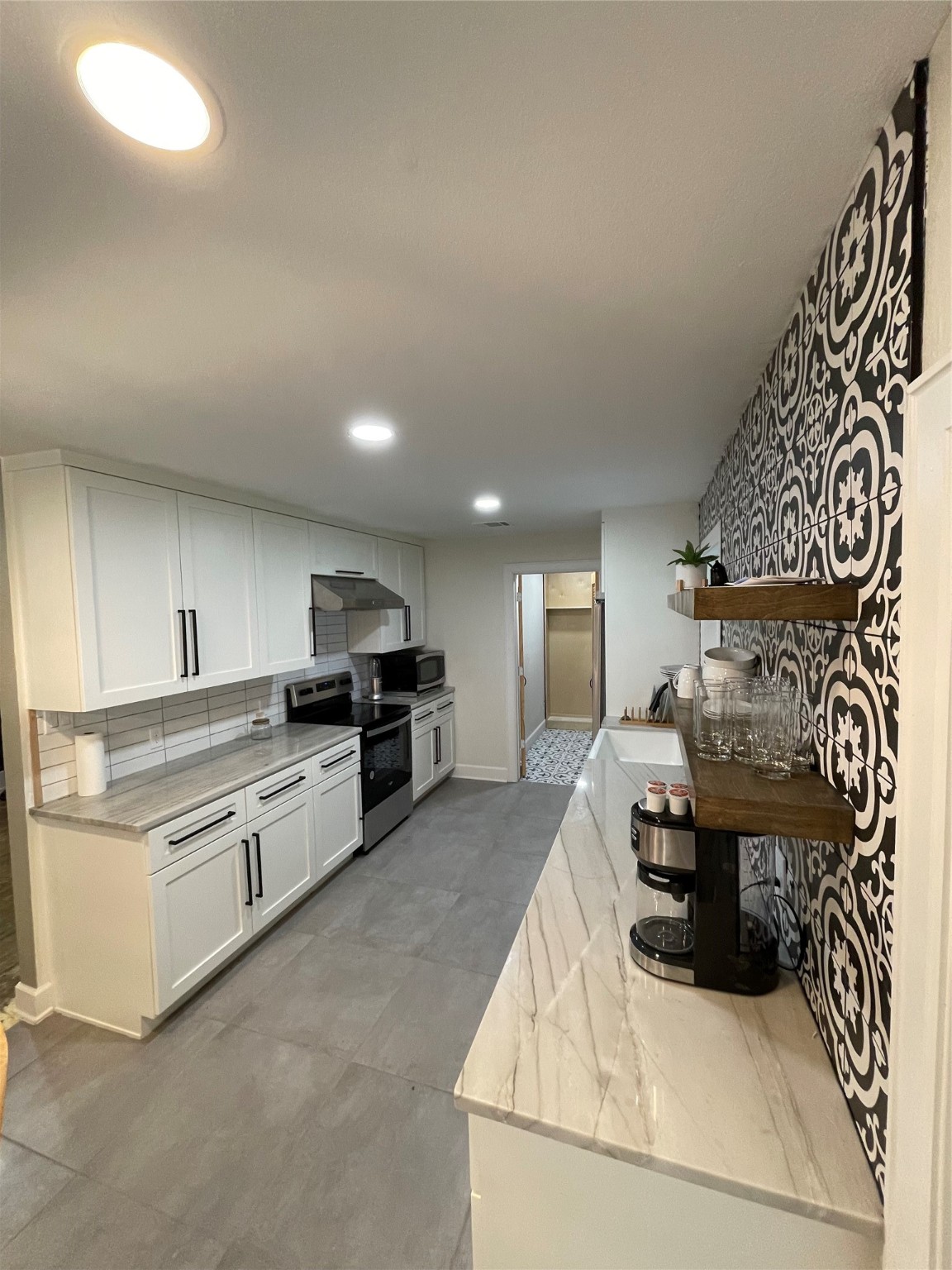 17122 Springfield Drive Conroe, TX 77302 - Photo 10 of 20 Kitchen