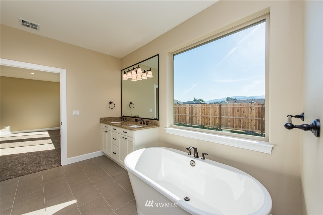 111 Royal Loop Sequim, WA 98382 - Photo 20 of 25 Gallery Image 20