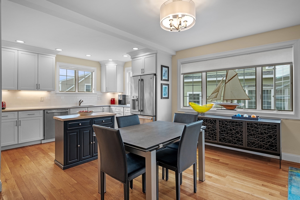 155 Green Street, Unit 4 Marblehead, MA 01945 - Photo 9 of 34