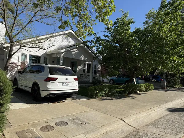 $899,000 | 425 41st Street, Sacramento, CA 95819