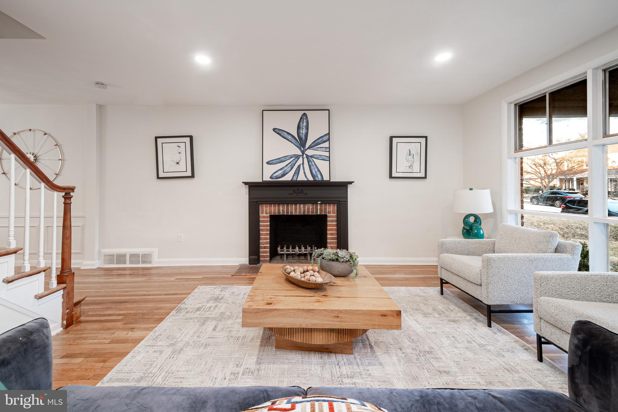 6138 Dunroming Road Baltimore, MD 21239 - Photo 5 of 25 Living Room