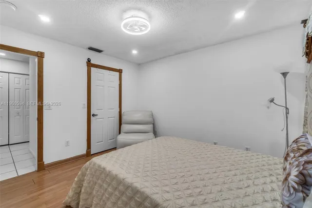 $385,000 | 2590 Southeast 7th Place, Homestead, FL 33033