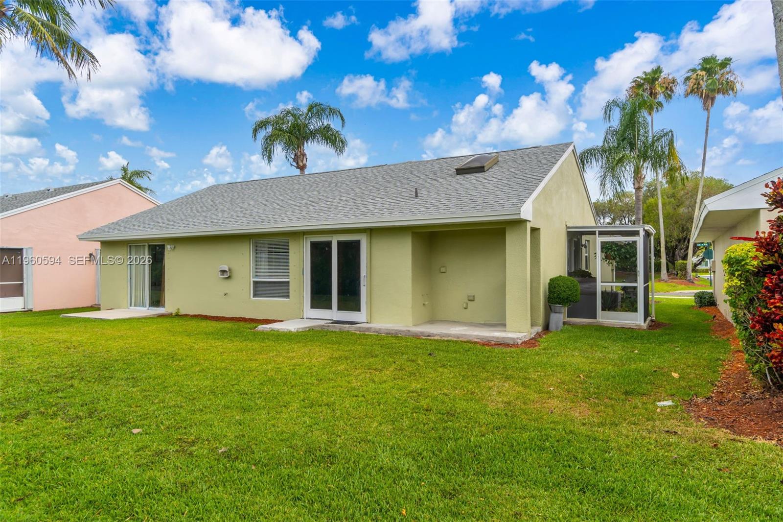 2590 Southeast 7th Place Homestead, FL 33033 - Photo 5 of 54