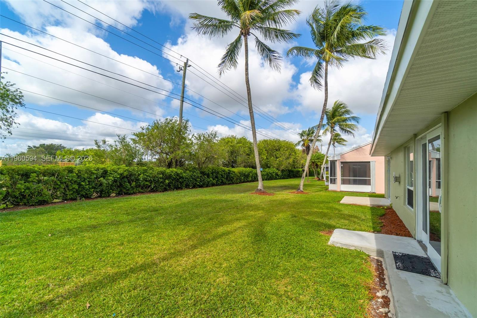 2590 Southeast 7th Place Homestead, FL 33033 - Photo 6 of 54