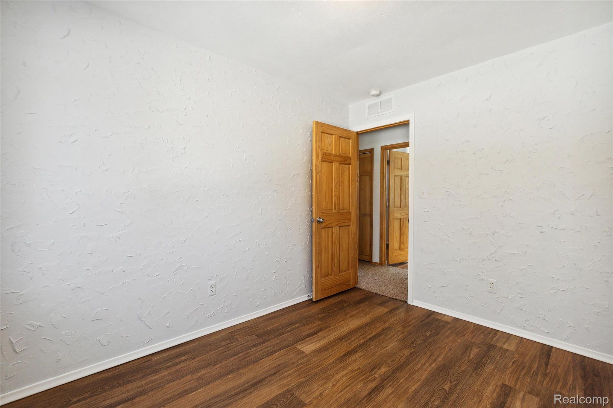 4010 Seim Road Howell, MI 48843 - Photo 18 of 39 Gallery Image 18