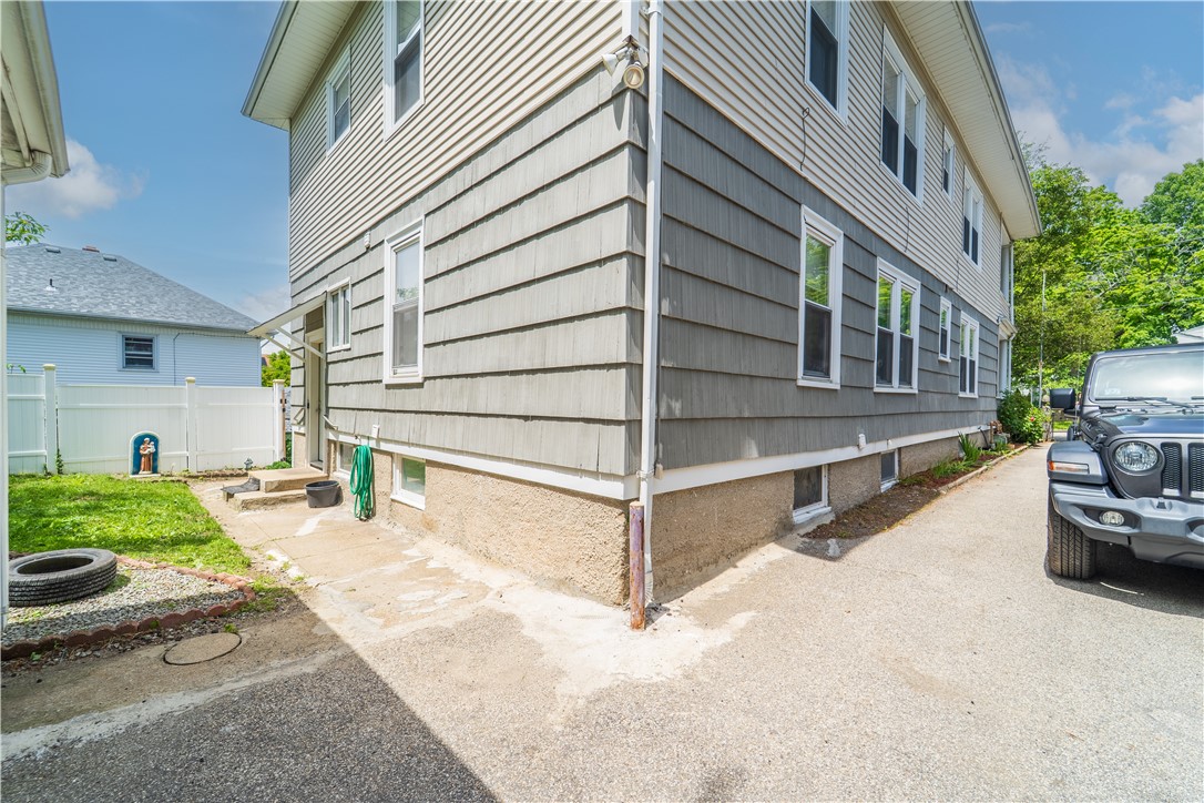 18 Dunnell Avenue Pawtucket, RI 02860 - Photo 30 of 37