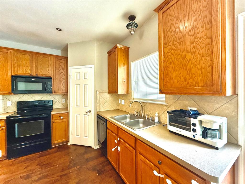 9922 Wethers Field Circle Providence Village, TX 76227 - Photo 9 of 40