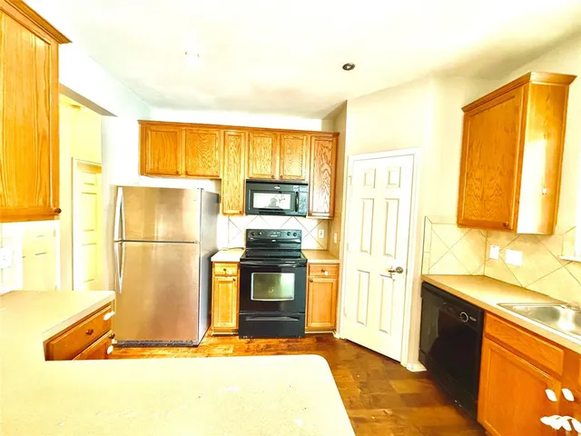 $1,950 | 9922 Wethers Field Circle, Providence Village, TX 76227