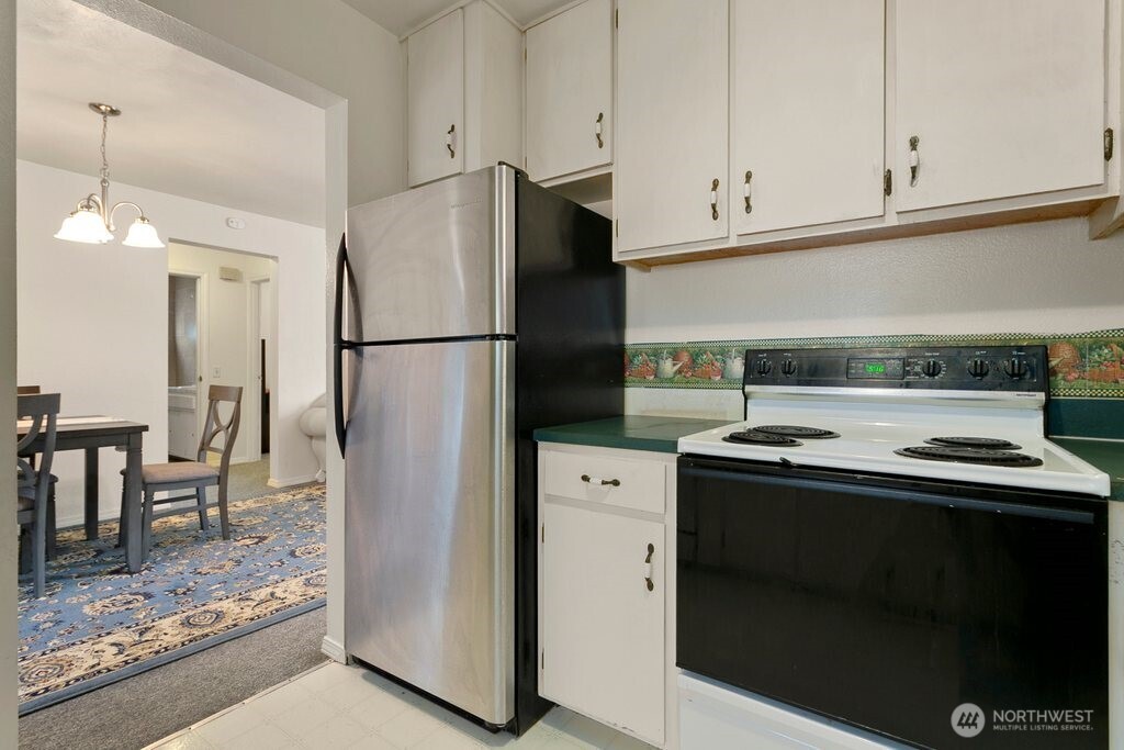 6113 Rockefeller Avenue Everett, WA 98203 - Photo 12 of 32