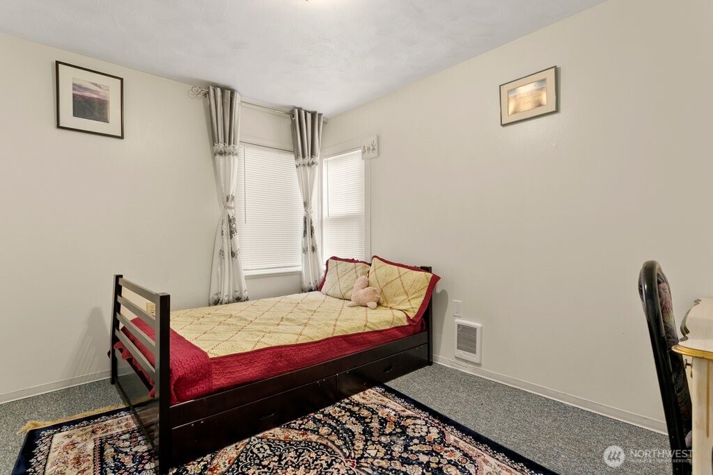 6113 Rockefeller Avenue Everett, WA 98203 - Photo 14 of 32