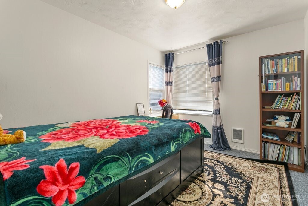 6113 Rockefeller Avenue Everett, WA 98203 - Photo 17 of 32