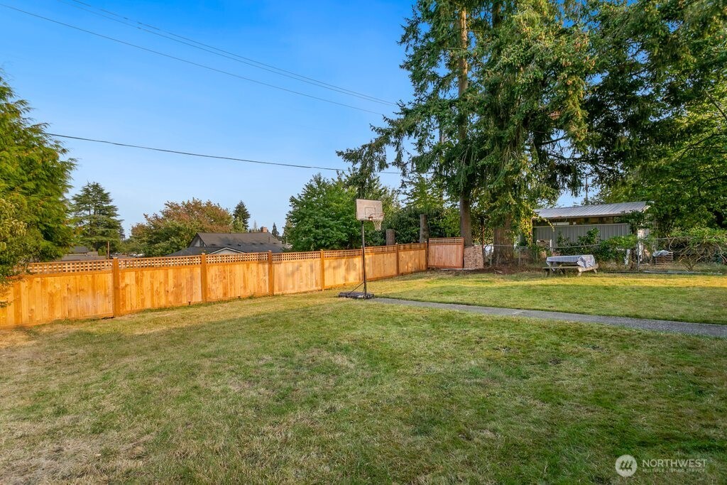 6113 Rockefeller Avenue Everett, WA 98203 - Photo 29 of 32