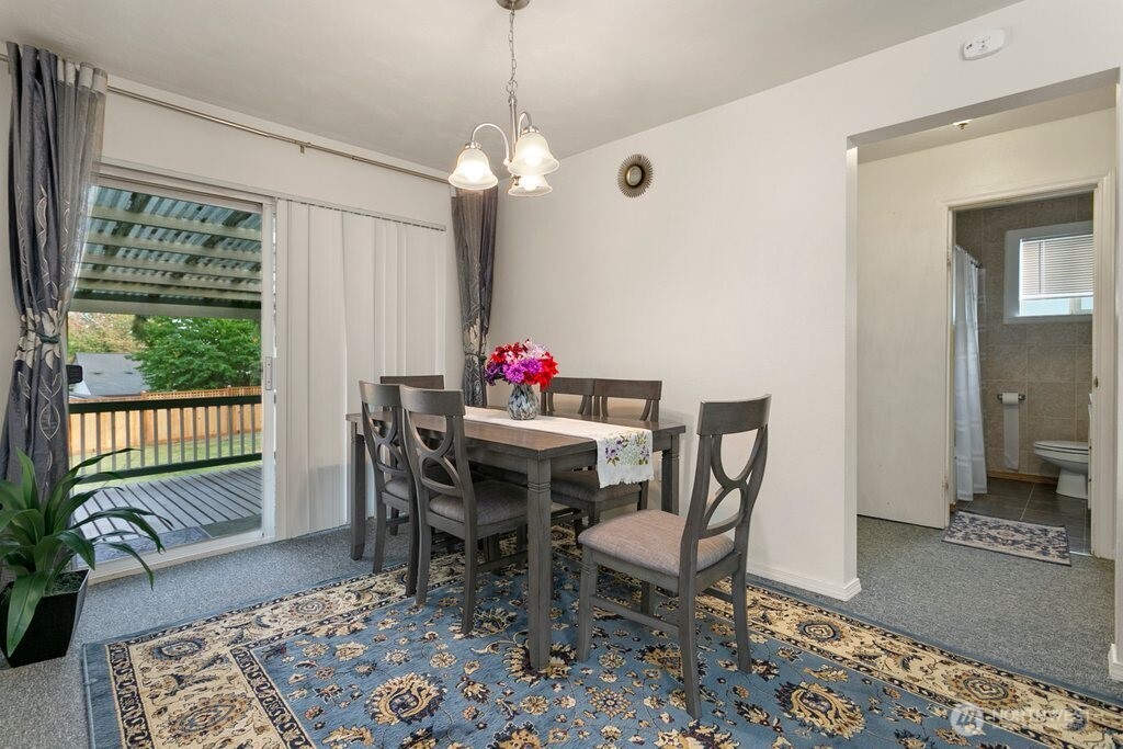 6113 Rockefeller Avenue Everett, WA 98203 - Photo 7 of 32