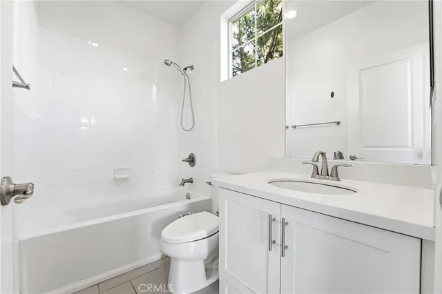 $2,588,800 | 217 Compass, Irvine, CA 92618