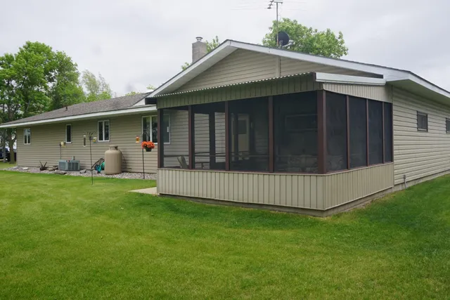 $279,900 | 2088 360th Street, Breckenridge, MN 56520