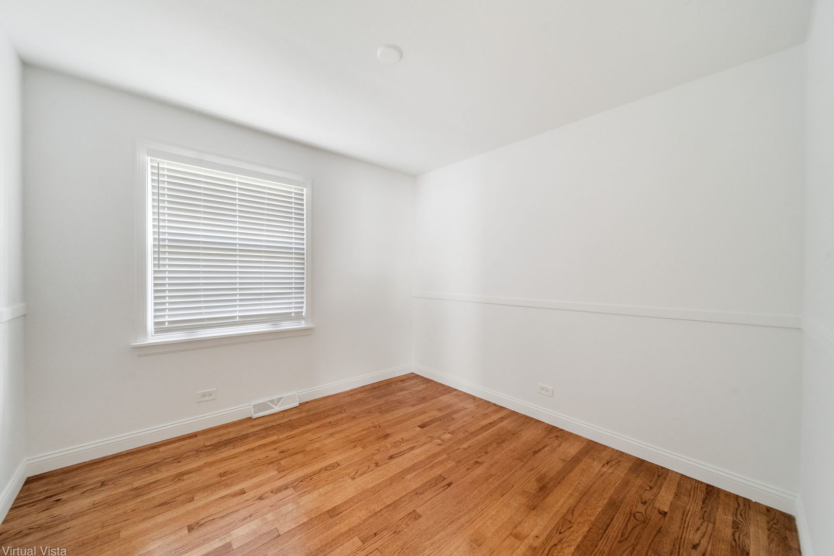 449 Ohio Road Frankfort, IL 60423 - Photo 16 of 25 an empty room with a window