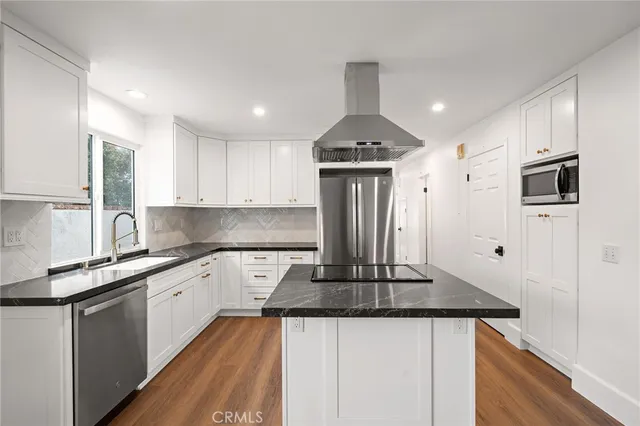 $5,700 | 377 Roycroft Avenue, Long Beach, CA 90814